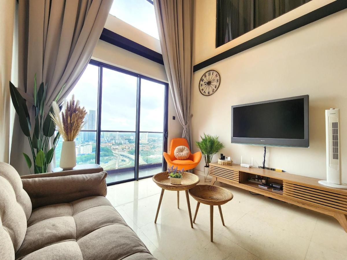 Cozy Loft 2br Near Jb Ciq 7pax Apartment *